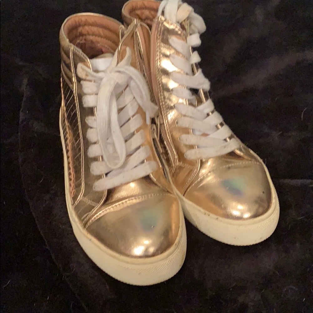 Shoes - Picture 2 of 2